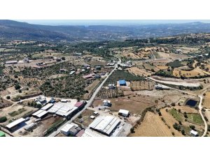 MERSİN’DE KIRSAL YOLLAR GÜVENLİ VE KONFORLU HALE GETİRİLİYOR