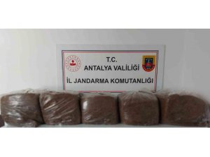 ALANYA VE DEMRE’DE 285 KİLO KAÇAK TÜTÜN ELE GEÇİRİLDİ