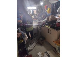 HATAY’DA YERLEŞİM YERLERİNE GİREN YILANLAR YAKALANDI