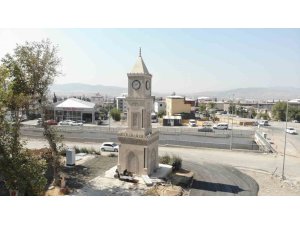 DULKADİROĞLU’NUN SİMGESİ SAAT KULESİ ÇALIŞMIYOR