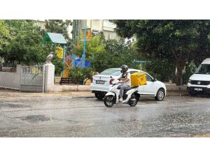 ALANYA’DA GÖK GÜRÜLTÜLÜ SAĞANAK ETKİLİ OLDU