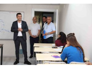 AKDENİZ’DE GENÇLERE ÜCRETSİZ EĞİTİM VE KAYNAK DESTEĞİ