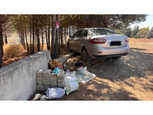 ARSUZ’DA AĞACA ÇARPAN OTOMOBİLİN SÜRÜCÜSÜ YARALANDI