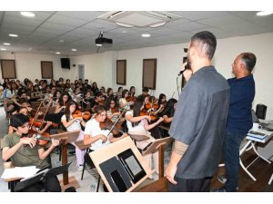 KEMER’DE 30 AĞUSTOS ZAFER BAYRAMI HAZIRLIKLARI SÜRÜYOR