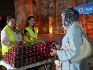 TARSUS’TA 16 CAMİDE KANDİL SİMİDİ İKRAM EDİLDİ