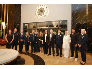 MERSİN EMNİYET MÜDÜRÜ AKTAŞ, TERFİ EDEN 5 MÜDÜR VE AİLELERİYLE BİR ARAYA GELDİ