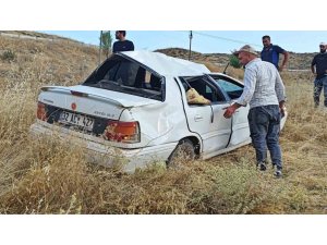 YALVAÇ’TA OTOMOBİL ŞARAMPOLE DEVRİLDİ: 1 YARALI