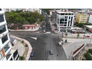 DÖRTYOL’DA ASFALT SEFERBERLİĞİ HIZ KESMEDEN SÜRÜYOR