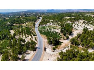 MERSİN’DE 4 MAHALLEYİ BİRBİRİNE BAĞLAYAN YOL YENİLENDİ