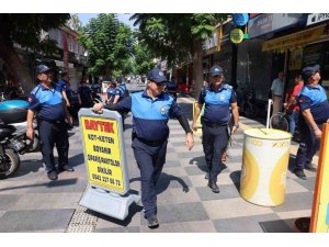 AKDENİZ’DE KALDIRIM İŞGALLERİNE ZABITA DENETİMİ