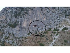 DAĞ YÜZEYİNDEKİ MAĞARADA MAHSUR KALAN ŞAHIS KURTARILDI