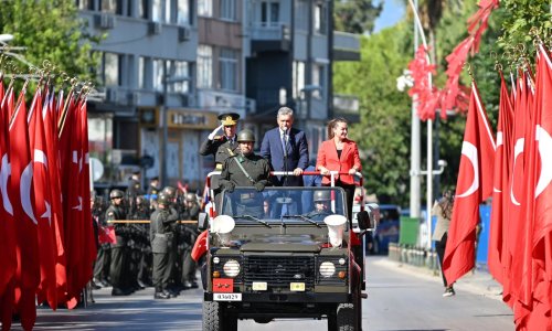 ANTALYA’DA ZAFER BAYRAMI COŞKUSU