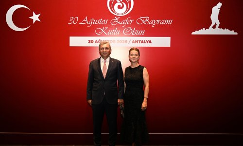 VALİ ŞAHİN: "30 AĞUSTOS, GELECEĞİMİZİN DÖNÜM NOKTASIDIR"