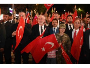 ISPARTA’DA 30 AĞUSTOS COŞKUSU FENER ALAYI VE KUBAT KONSERİYLE YAŞANDI