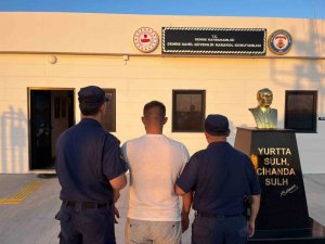 TAKİBE ALINAN BOTTAN, KKTC’DE HAKKINDA ARAMA KARARI BULUNAN FİRARİ ÇIKTI