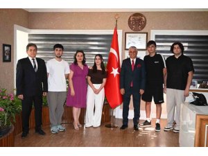 KEMER’DE ÜCRETSİZ EĞİTİMLE ÜNİVERSİTE BAŞARISI