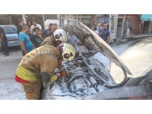 İSKENDERUN’DA OTOMOBİL ALEVLERE TESLİM OLDU