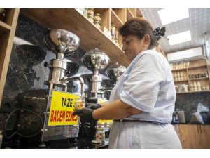 ÜRETİCİ KADIN STANDINDA BAŞLADI, KENDİ MARKASINI OLUŞTURDU