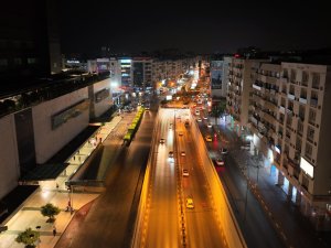 100. YIL CADDESİ'NDE YENİLEME ÇALIŞMALARI SÜRÜYOR