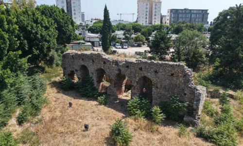 1700 YILLIK ROMA HAMAMI ZAMANA MEYDAN OKUYOR