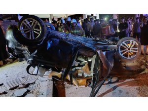DEFNE’DE TAKLA ATAN OTOMOBİLİN SÜRÜCÜSÜ YARALANDI