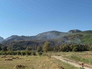 ANTALYA SERİK’TEKİ YANGIN BÜYÜK ORANDA KONTROL ALTINA ALINDI