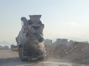 KEPEZ’DE VATANDAŞIN ÇEVREYİ KİRLETİRKEN GÖRÜNTÜLEDİĞİ BETON MİKSERİNE 200 BİN TL İDARİ PARA CEZASI UYGULADI