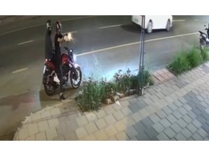 AYNI YERDE İKİNCİ SALDIRI: KASKLI ŞÜPHELİ İŞ YERİNE PEŞ PEŞE ATEŞ AÇTI