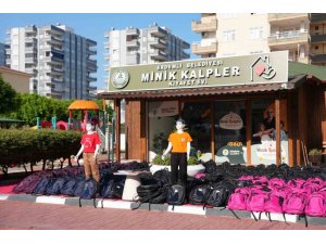 ERDEMLİ’DE ÖĞRENCİLERE KIRTASİYE VE KIYAFET DESTEĞİ