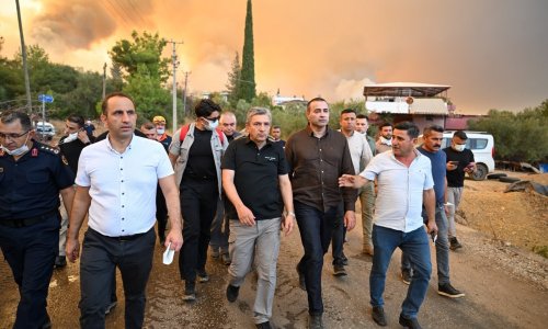 ANTALYA VALİSİ ŞAHİN: "AKSU YANGINI DEVAM EDİYOR, KUMLUCA YANGINININ ENERJİSİ DÜŞÜRÜLDÜ"