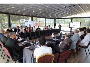 AOSB’DE SANAYİCİLERE AZERBAYCAN’DA YATIRIM FIRSATLARI ANLATILDI