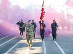 8’İNCİ KOMANDO TUGAY KOMUTANLIĞI’NDA SANCAK VE KOMUTA DEVİR TESLİM TÖRENİ DÜZENLENDİ