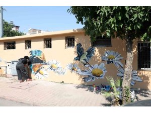 AKDENİZ’İN PARKLARI SANATLA RENKLENİYOR