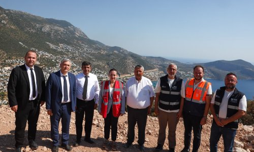ÖZDEMİR, KAŞ'TAKİ YATIRIMLARI İNCELEDİ