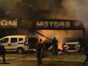 OTO GALERİDEKİ YANGIN APARTMANA SIÇRADI