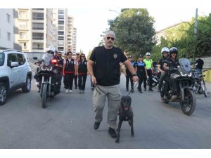 ADANA’DA OKULLARIN İLK GÜNÜNDE POLİSTEN GÜVENLİK UYGULAMASI