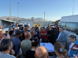 ANTAKYA’DA KONTEYNERDE YAŞAYAN DEPREMZEDE VATANDAŞLARA TAHLİYE SÜRECİ ANLATILDI