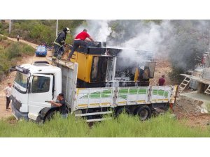 GAZİPAŞA’DA KAMYON ÜZERİNDEKİ JENERATÖR YANDI