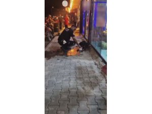 SİLAHLA VURULAN SOKAK KÖPEĞİNE POLİS EKİPLERİ SAHİP ÇIKTI