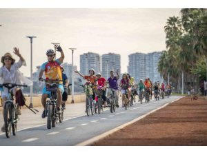 MERSİN’DE BİSİKLETSEVERLER GÜVENLİ SÜRÜŞ İÇİN PEDAL ÇEVİRDİ