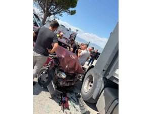 BURDUR’DA OTOMOBİL İLE TIR ÇARPIŞTI: 2 YARALI