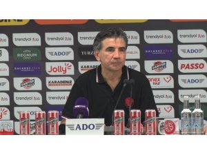 OSMAN ÖZKÖYLÜ: "BU TAKIMA ÇOK GÜVENİYORUM"