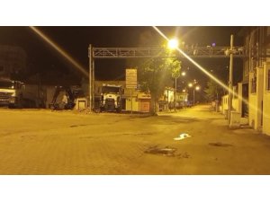 ADANA’DA DEPREM "UYUYORDUK, BEŞİK GİBİ SALLANDIK"