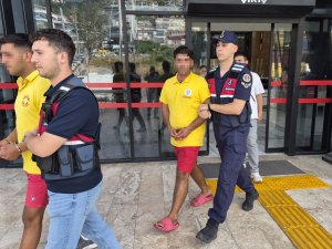 MARKET ÇALIŞANININ BIÇAKLANMASI OLAYINDA 2 KARDEŞ TUTUKLANDI