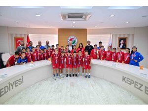 KOCAGÖZ, GENÇ ŞAMPİYONLARI AĞIRLADI