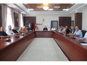 ERZİN’DE OKUL ÇEVRE GÜVENLİĞİ TOPLANTISI GERÇEKLEŞTİRİLDİ