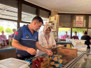 MERSİN’DE OKUL KANTİNLERİNE DENETİM: TARİHİ GEÇMİŞ ÜRÜNLER İMHA EDİLDİ