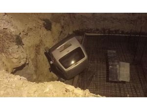 DEHŞET ANLARI KAMERAYA YANSIMIŞTI: ARAÇLA ÇARPTIĞI KİŞİ AĞABEYİ ÇIKTI