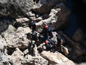 ARANAN KADIN, FALEZLERDE ÖLÜ BULUNDU