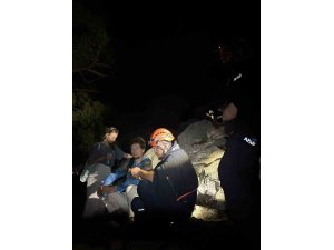 ORMANLIK ARAZİDE KAYBOLAN 2 RUS TURİSTİ AFAD EKİPLERİ KURTARDI